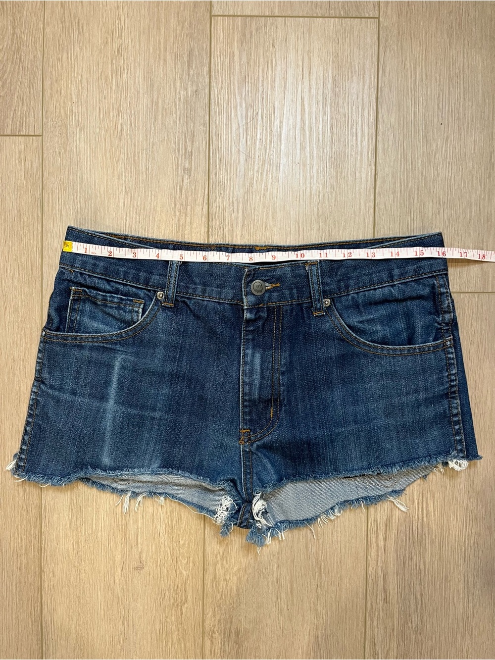CHEAP MONDAY Cutoff Jean Booty Shorts - FREE SHIPPING on Bundles $95+ - Picture 6 of 9